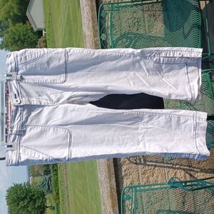Aventura white organic cotton capris size 10